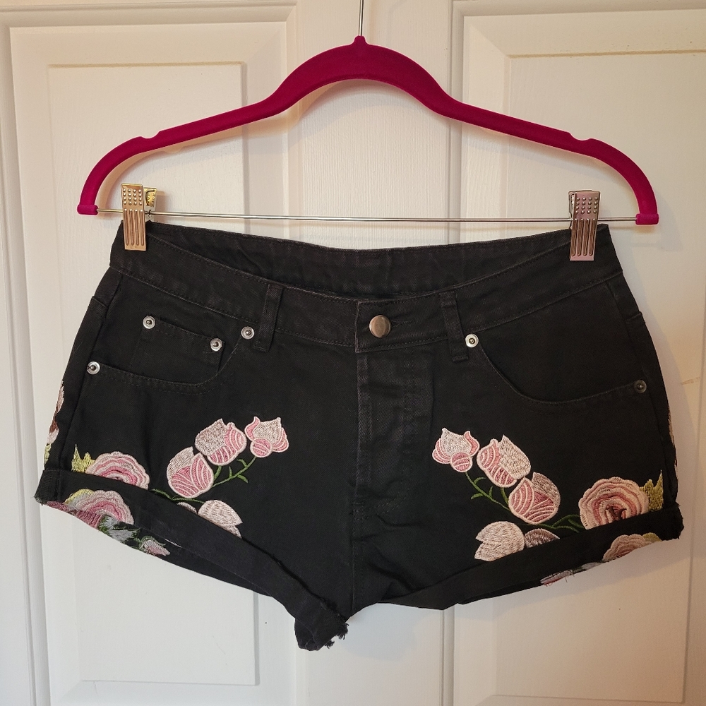 NWOT Etophe Studios "Peony Princess" Jean Shorts